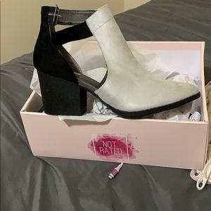 Boots size 9 1/2 BUCKLE